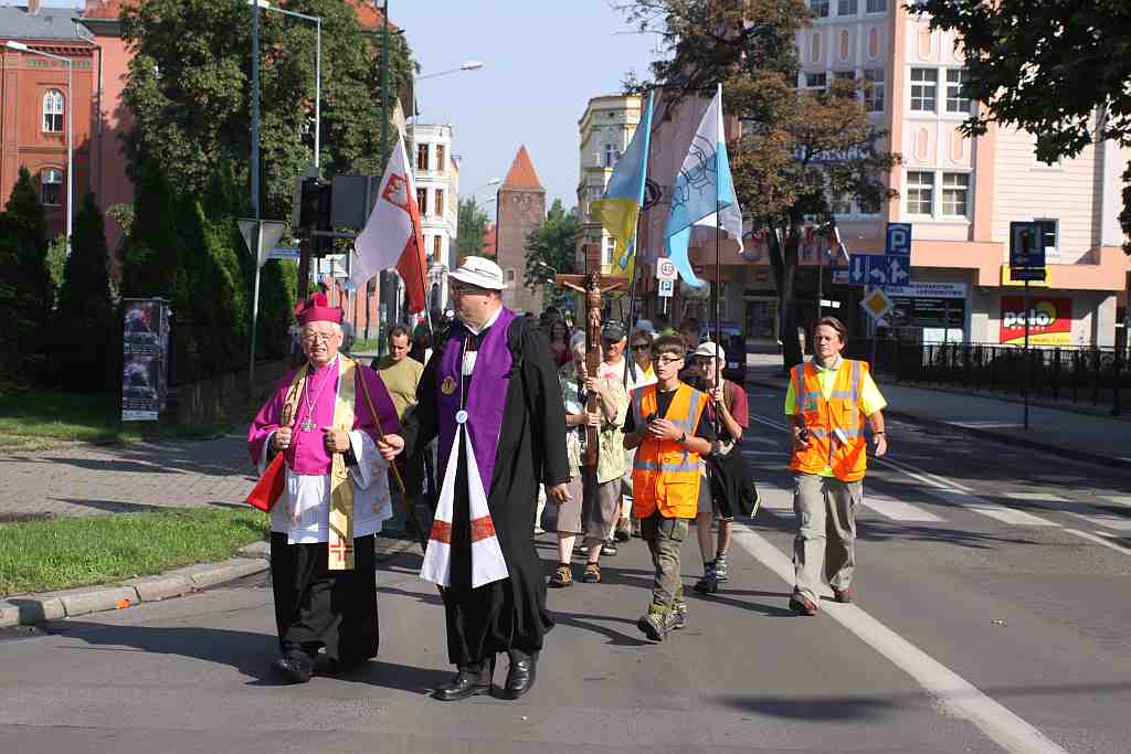 Legniccy pielgrzymi ruszyli do Krzeszowa
