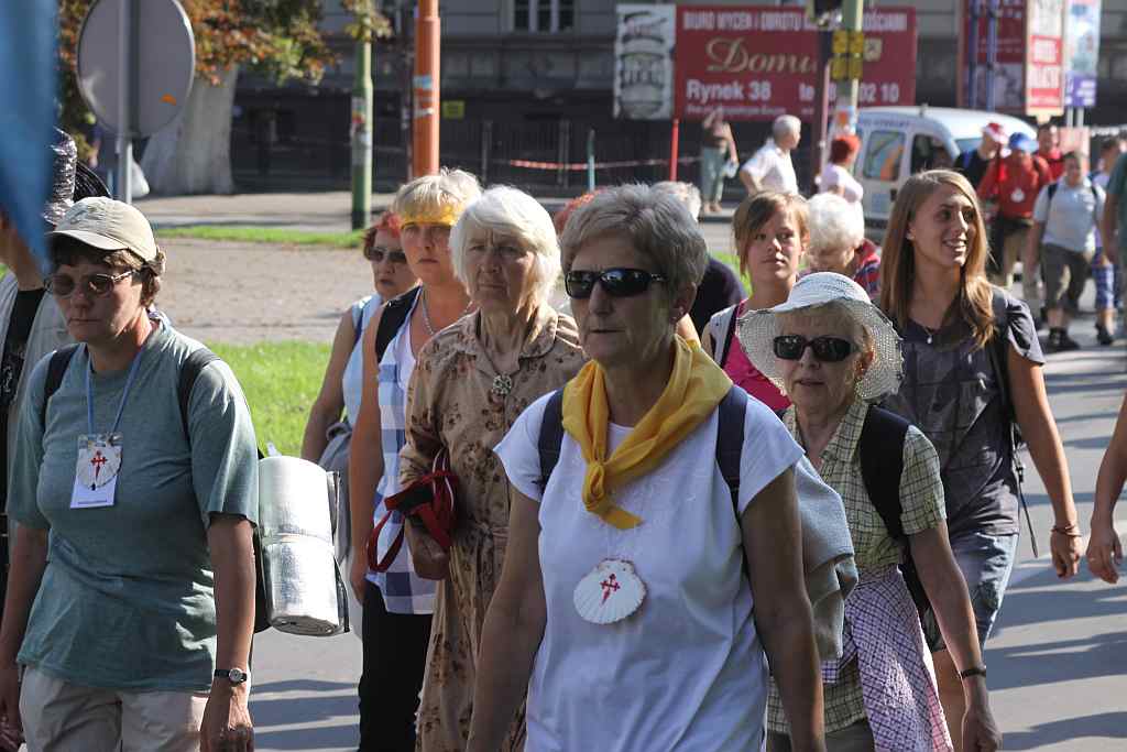 Legniccy pielgrzymi ruszyli do Krzeszowa