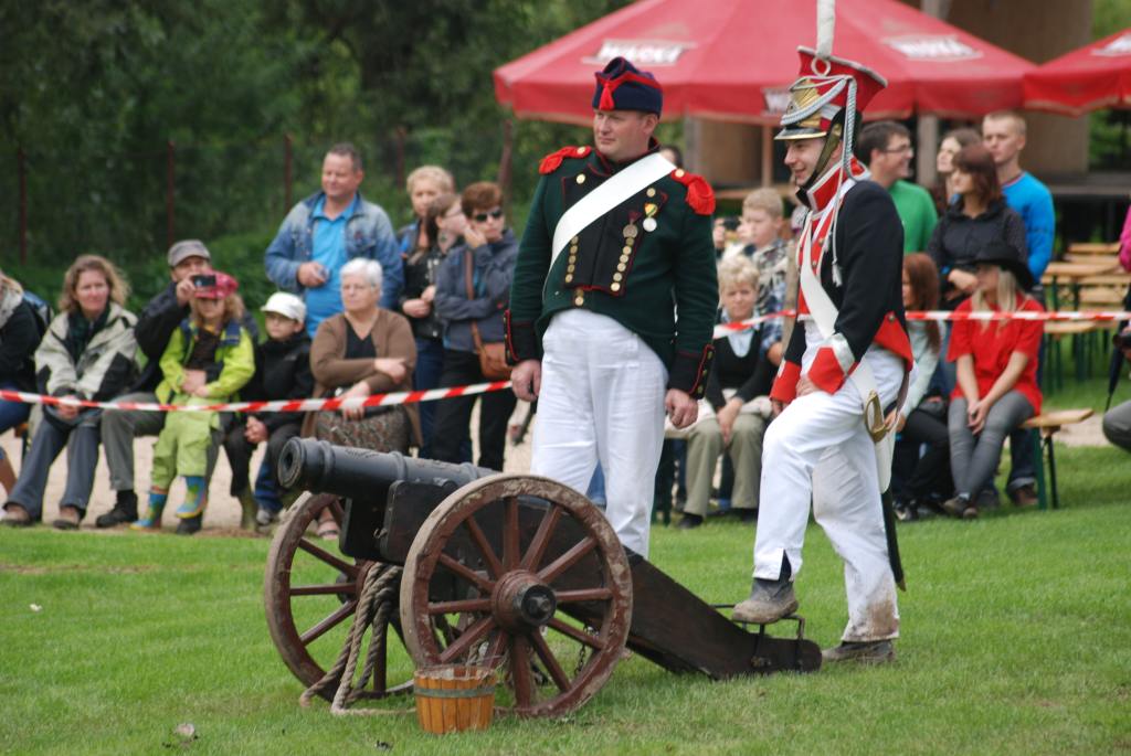 Piknik historyczny w Duninie
