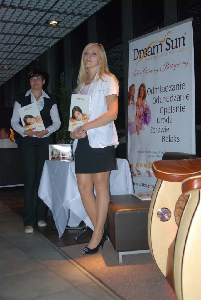 Pokaz mody w kręgielni