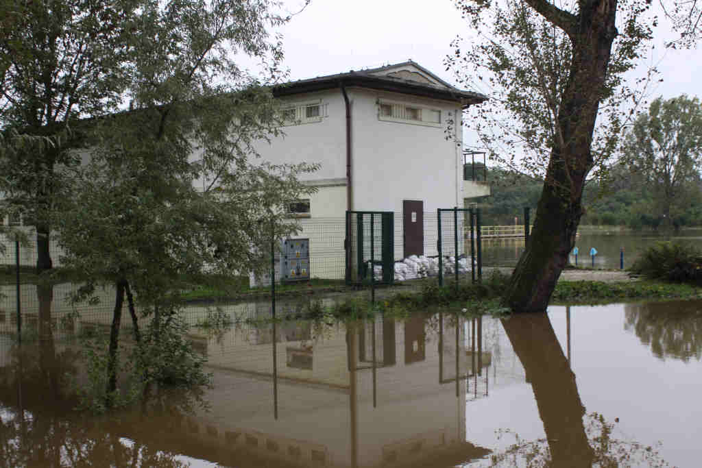 „Kormoran” dalej zmaga się z żywiołem