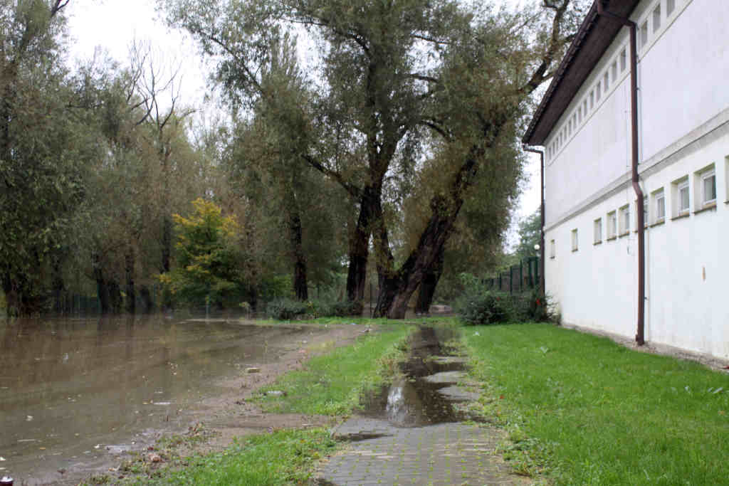 „Kormoran” dalej zmaga się z żywiołem