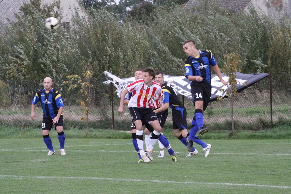 Dąb - Błękitni 1:4