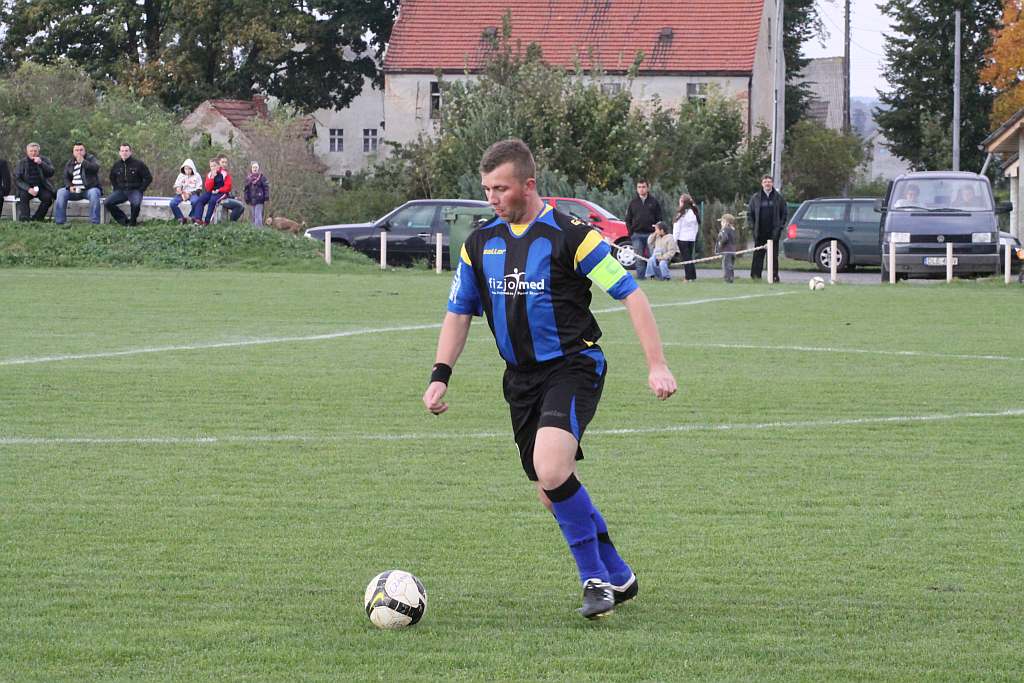 Dąb - Błękitni 1:4