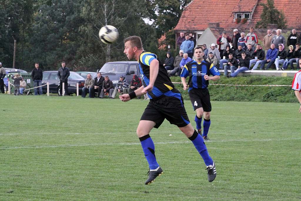 Dąb - Błękitni 1:4