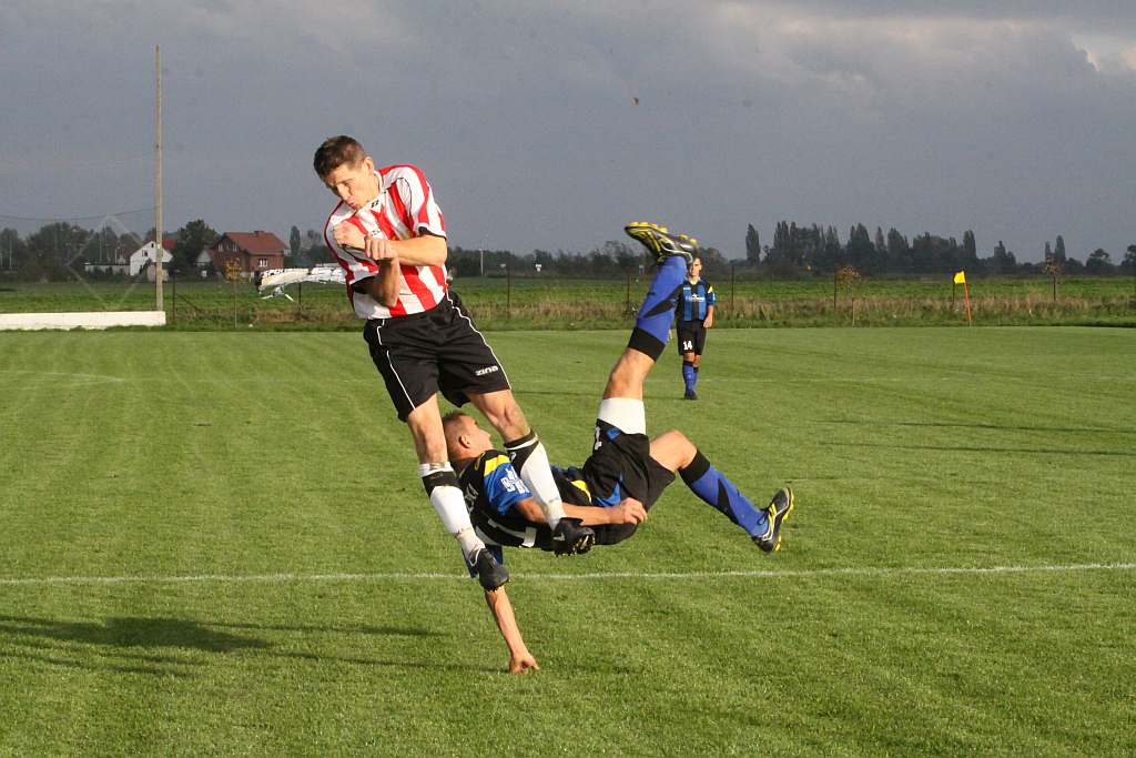 Dąb - Błękitni 1:4