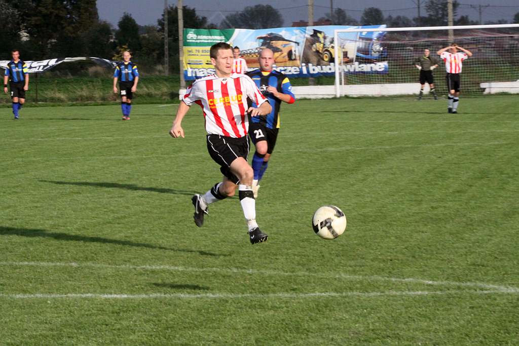 Dąb - Błękitni 1:4