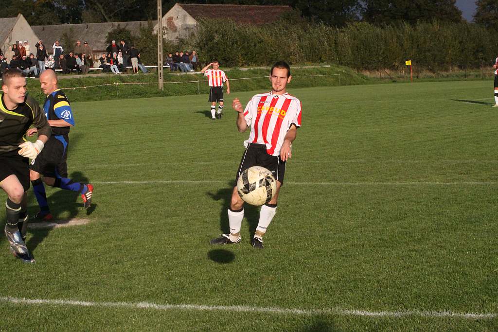 Dąb - Błękitni 1:4
