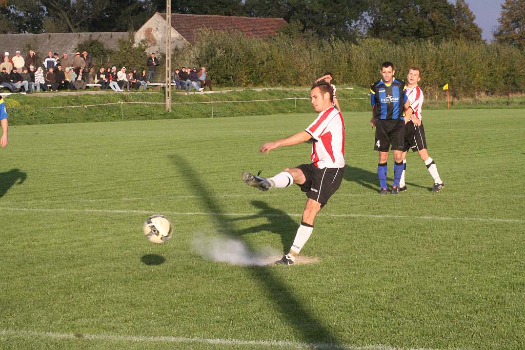 Dąb - Błękitni 1:4