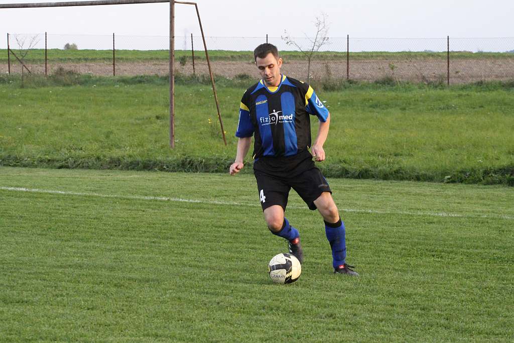 Dąb - Błękitni 1:4