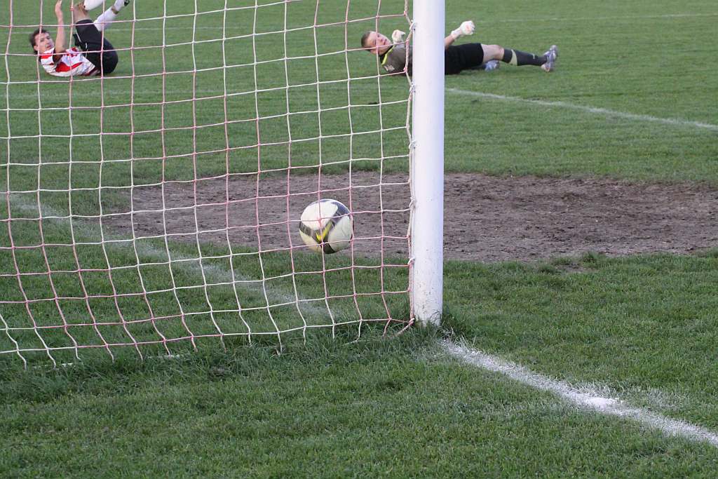 Dąb - Błękitni 1:4
