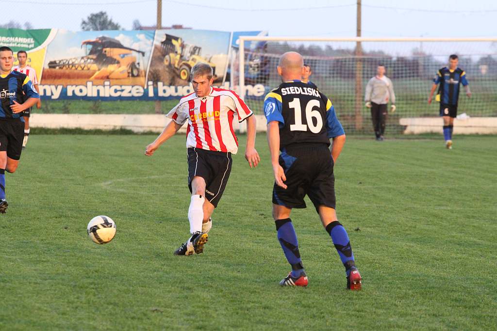 Dąb - Błękitni 1:4
