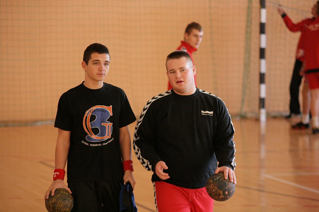 Ręczna: UKS 9 - Siódemka 35-34