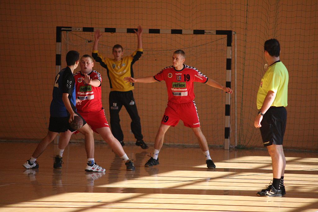 Ręczna: UKS 9 - Siódemka 35-34