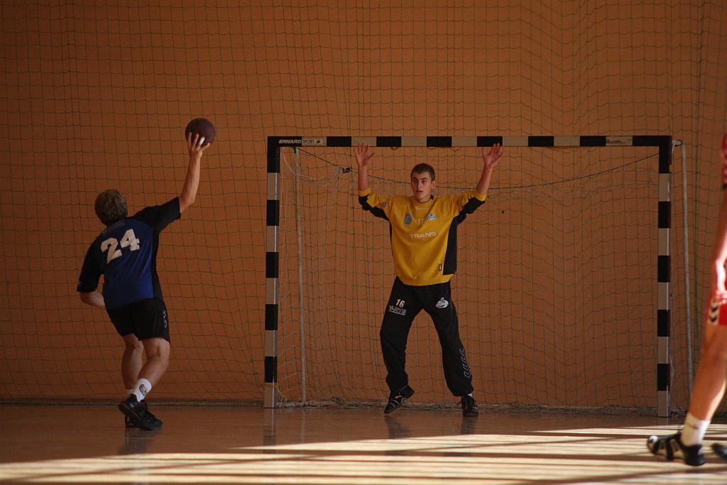 Ręczna: UKS 9 - Siódemka 35-34