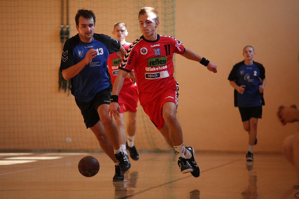 Ręczna: UKS 9 - Siódemka 35-34