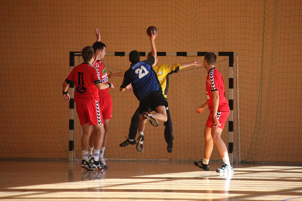 Ręczna: UKS 9 - Siódemka 35-34