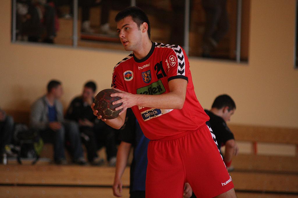Ręczna: UKS 9 - Siódemka 35-34