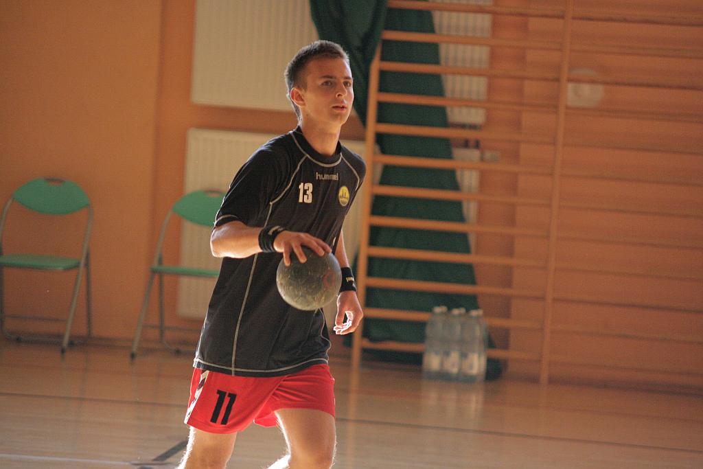 Ręczna: UKS 9 - Siódemka 35-34