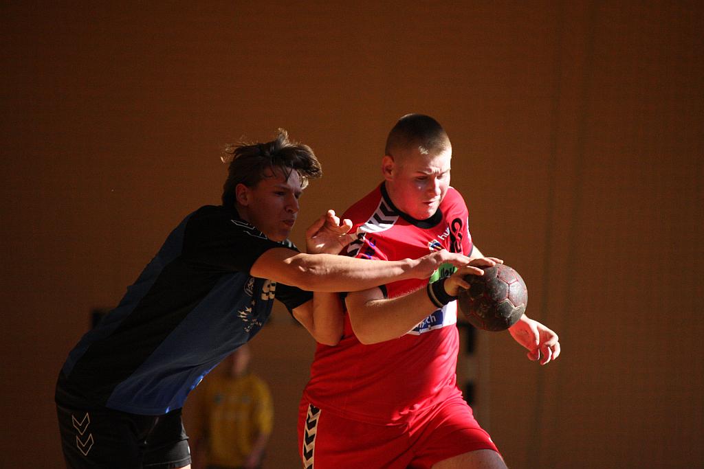 Ręczna: UKS 9 - Siódemka 35-34
