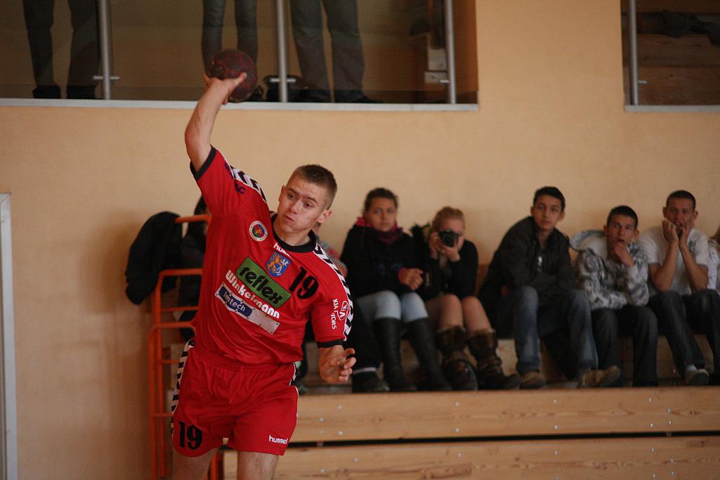 Ręczna: UKS 9 - Siódemka 35-34