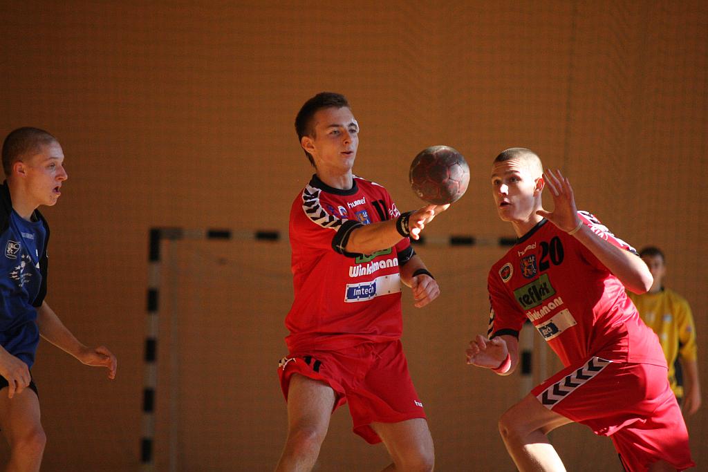 Ręczna: UKS 9 - Siódemka 35-34