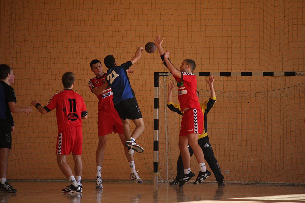 Ręczna: UKS 9 - Siódemka 35-34