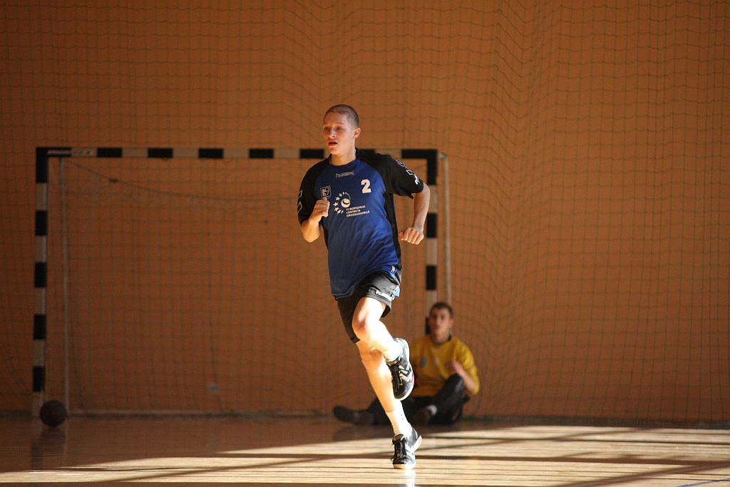 Ręczna: UKS 9 - Siódemka 35-34