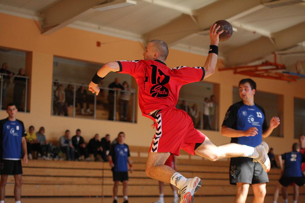 Ręczna: UKS 9 - Siódemka 35-34