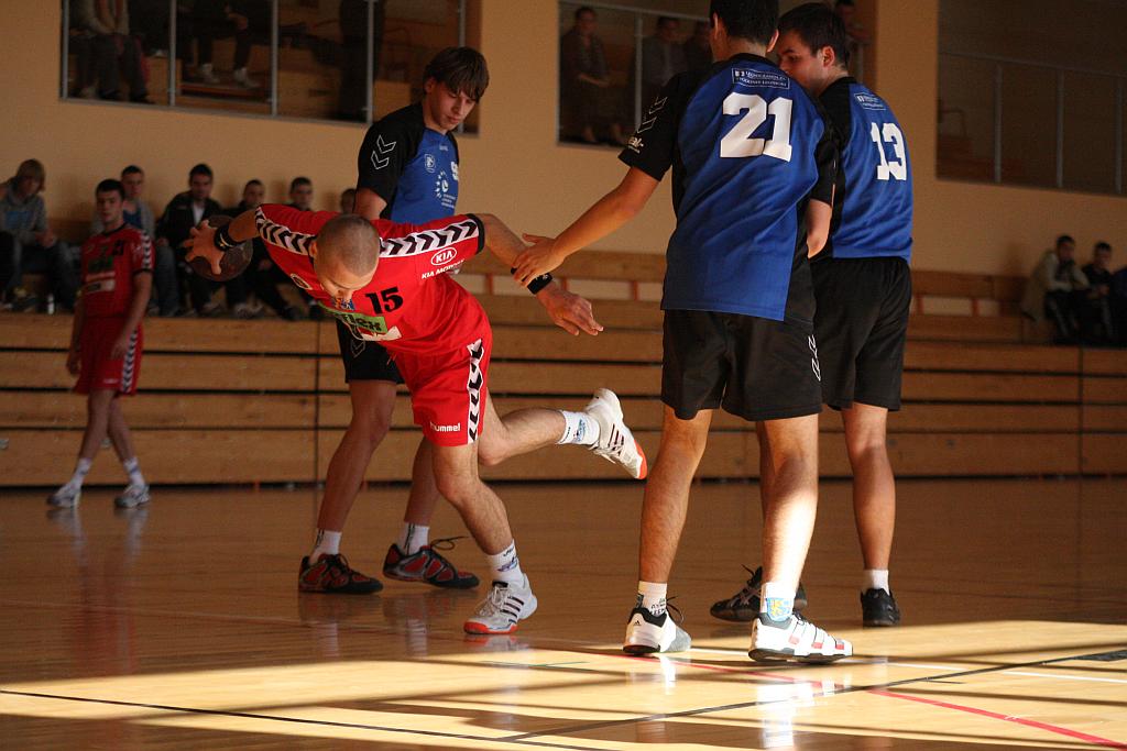Ręczna: UKS 9 - Siódemka 35-34