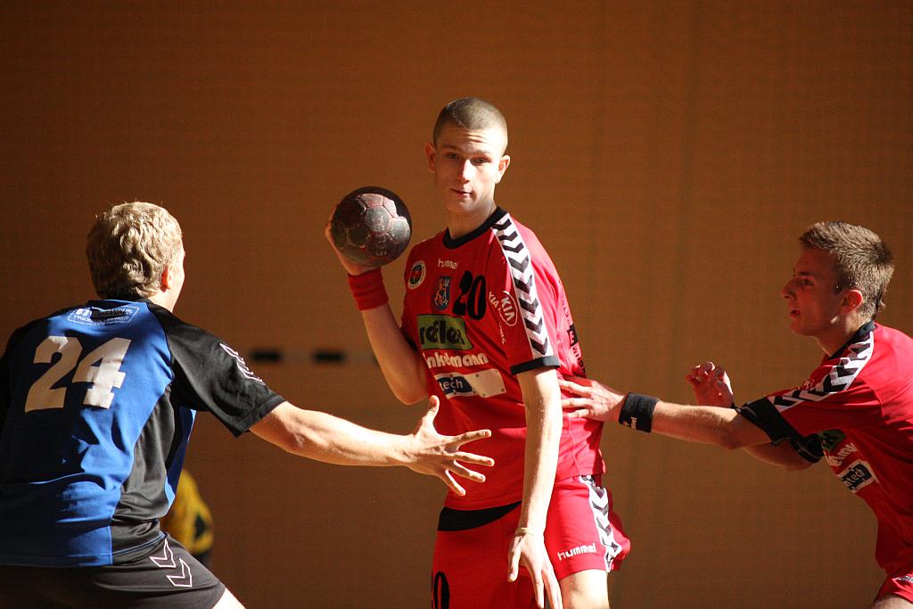 Ręczna: UKS 9 - Siódemka 35-34