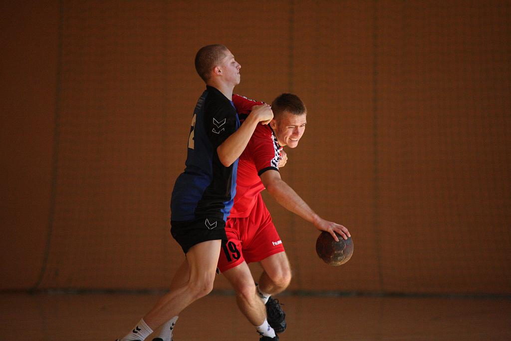 Ręczna: UKS 9 - Siódemka 35-34