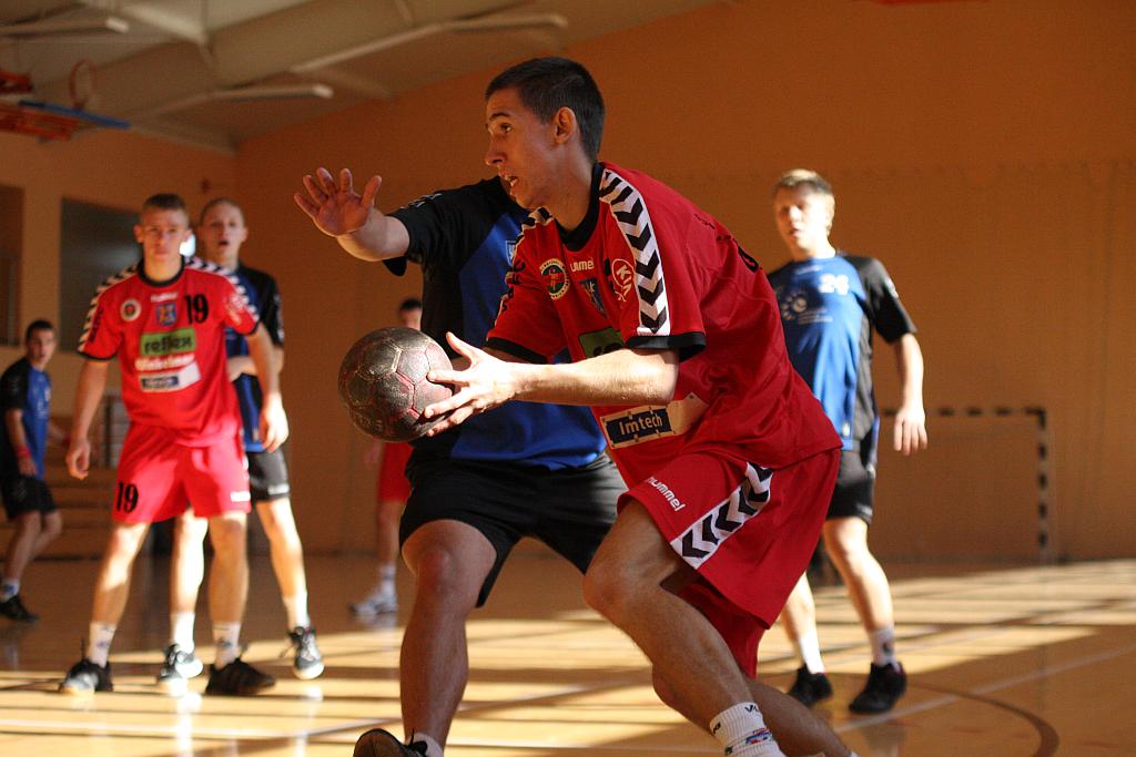 Ręczna: UKS 9 - Siódemka 35-34