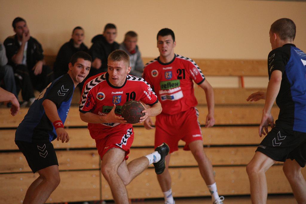 Ręczna: UKS 9 - Siódemka 35-34