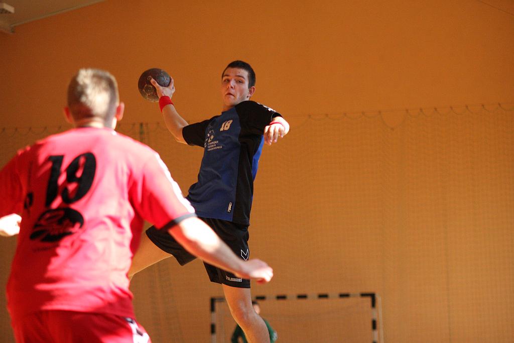 Ręczna: UKS 9 - Siódemka 35-34