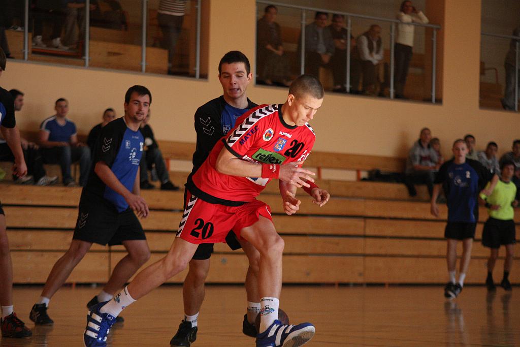 Ręczna: UKS 9 - Siódemka 35-34
