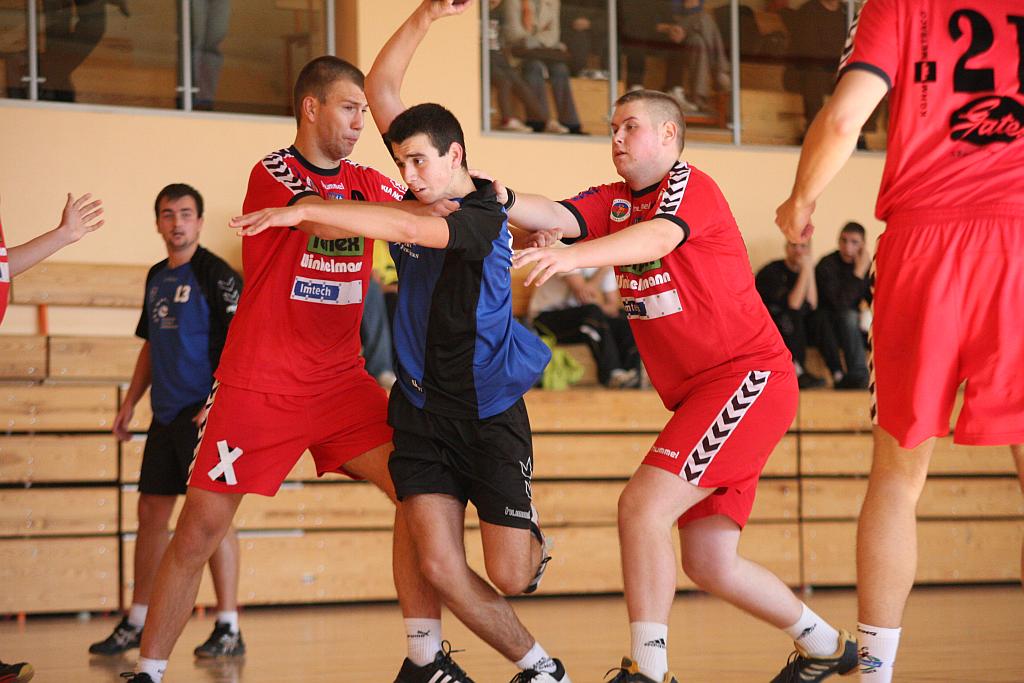 Ręczna: UKS 9 - Siódemka 35-34