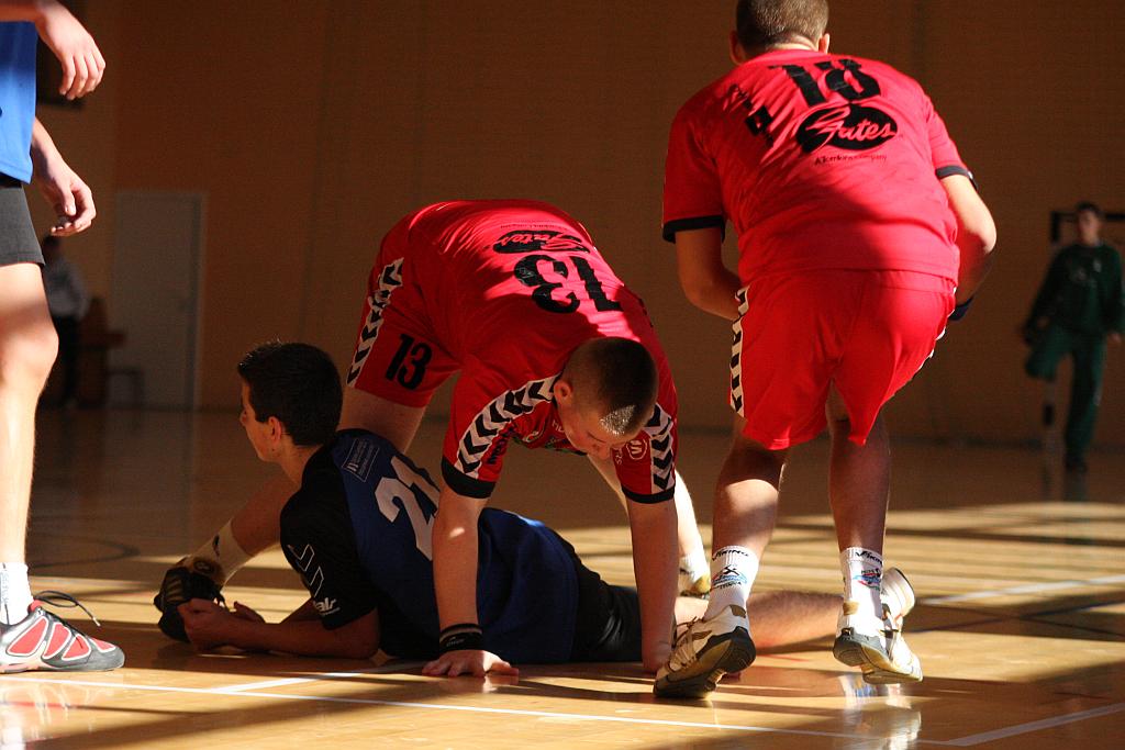 Ręczna: UKS 9 - Siódemka 35-34
