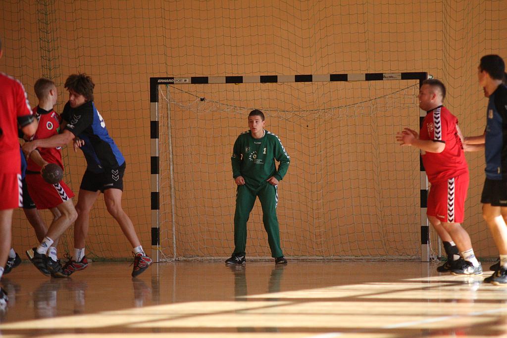 Ręczna: UKS 9 - Siódemka 35-34