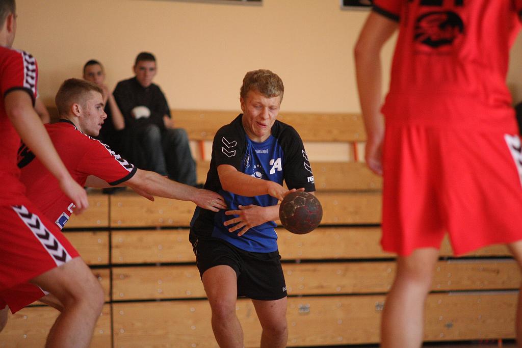 Ręczna: UKS 9 - Siódemka 35-34