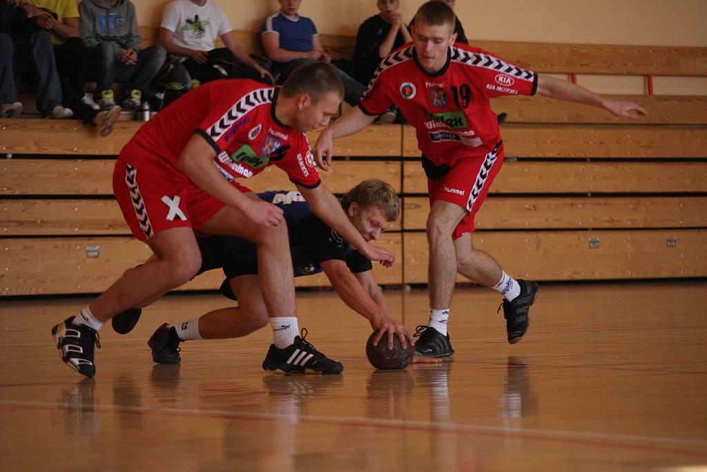 Ręczna: UKS 9 - Siódemka 35-34