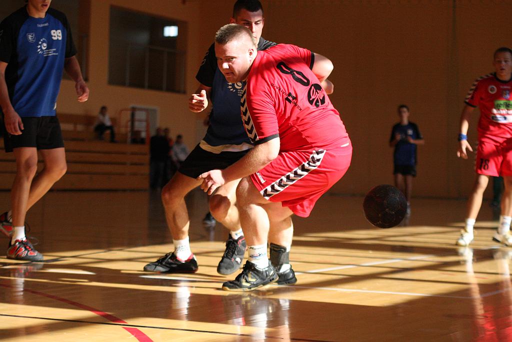 Ręczna: UKS 9 - Siódemka 35-34