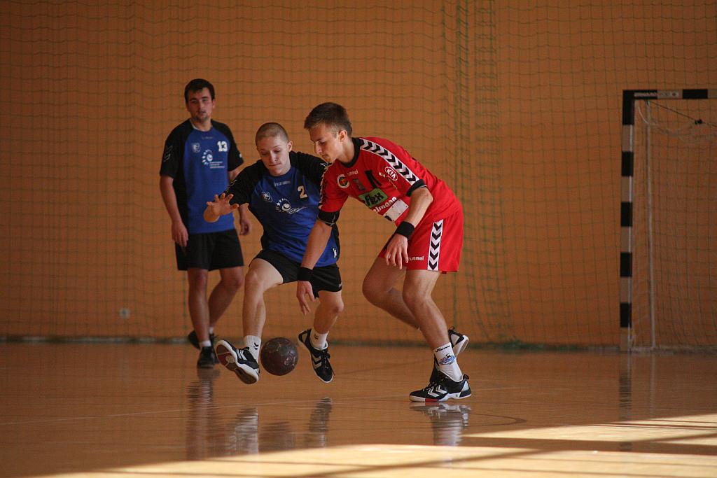 Ręczna: UKS 9 - Siódemka 35-34