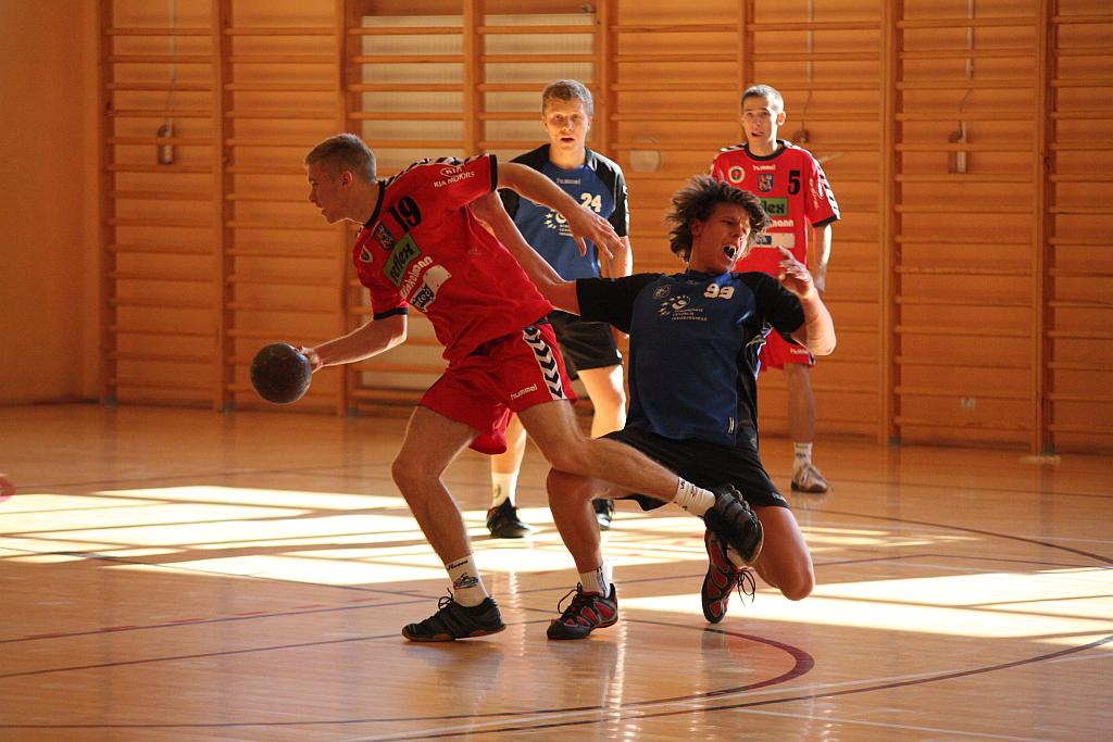 Ręczna: UKS 9 - Siódemka 35-34