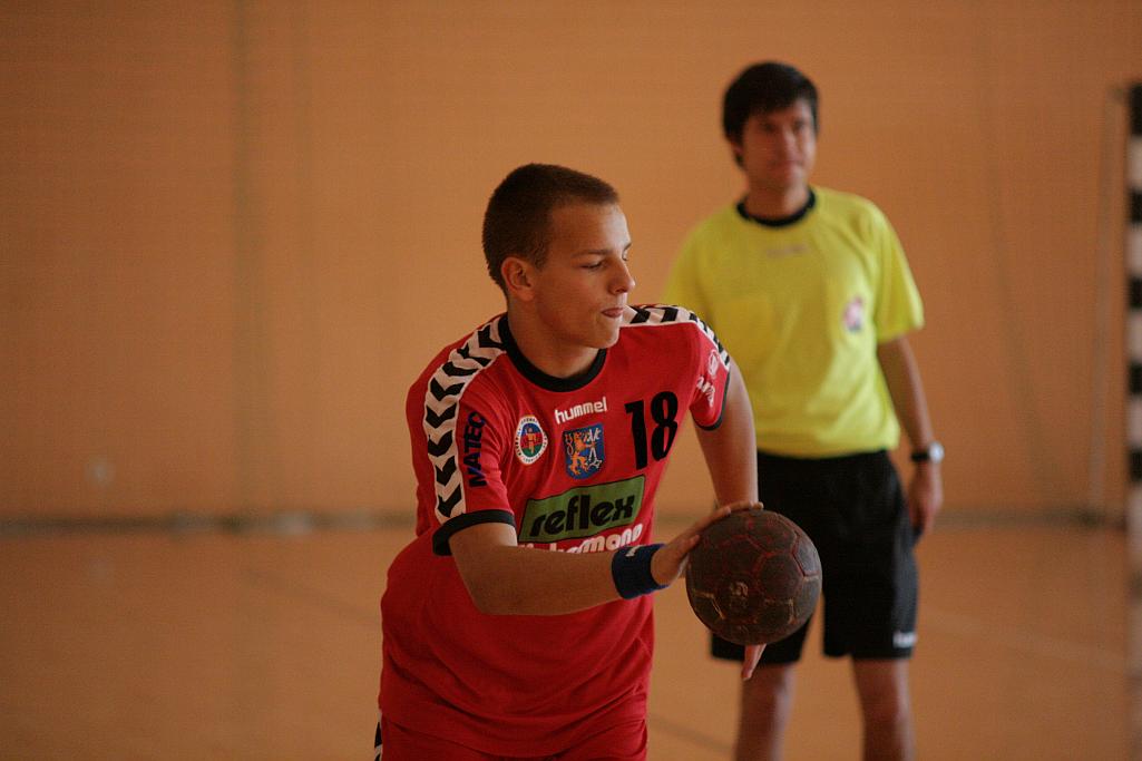 Ręczna: UKS 9 - Siódemka 35-34