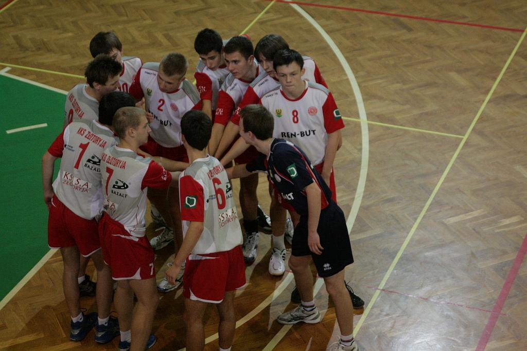 Trzecie zwycięstwo juniorów Ikara