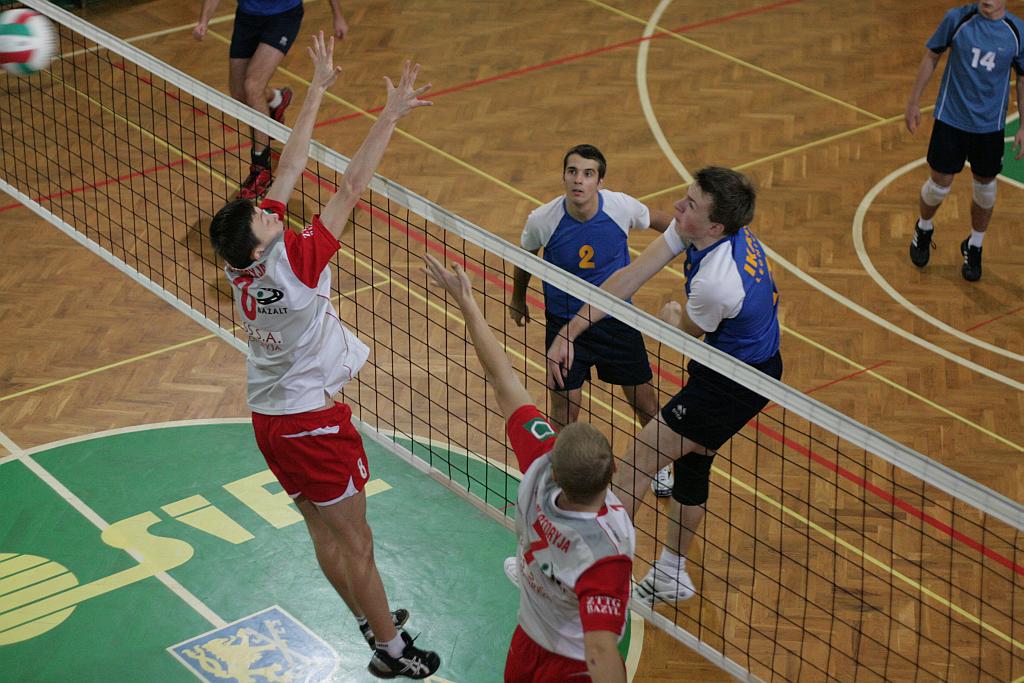 Trzecie zwycięstwo juniorów Ikara