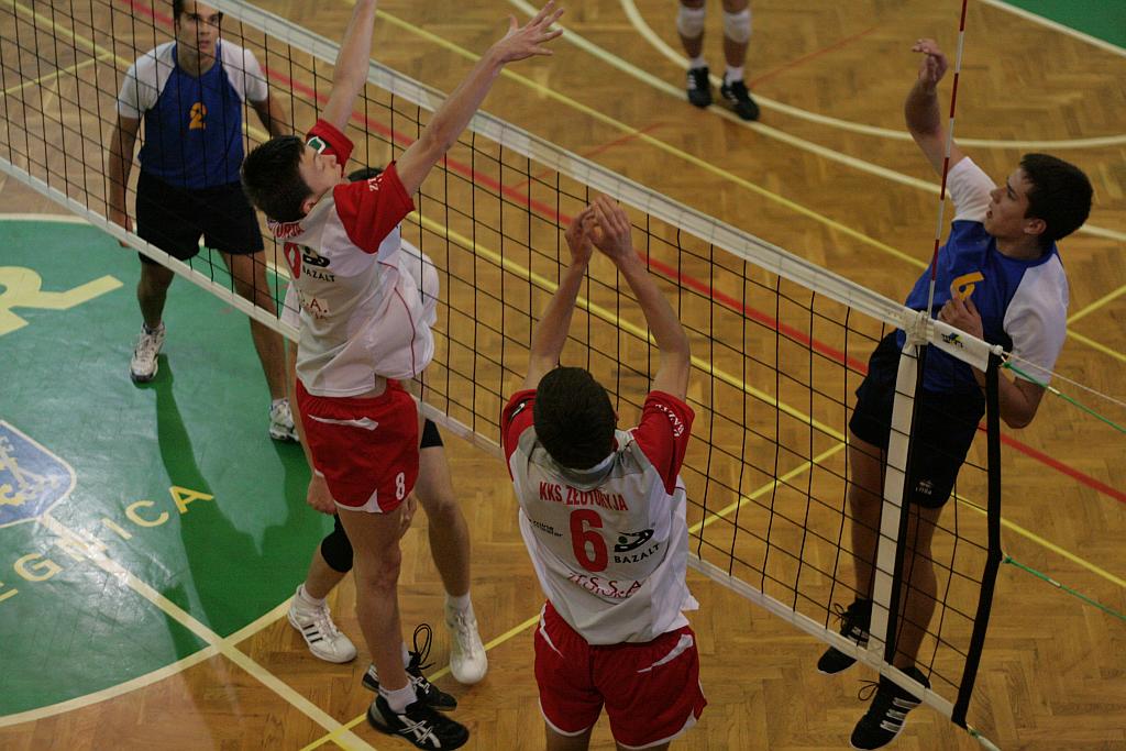 Trzecie zwycięstwo juniorów Ikara