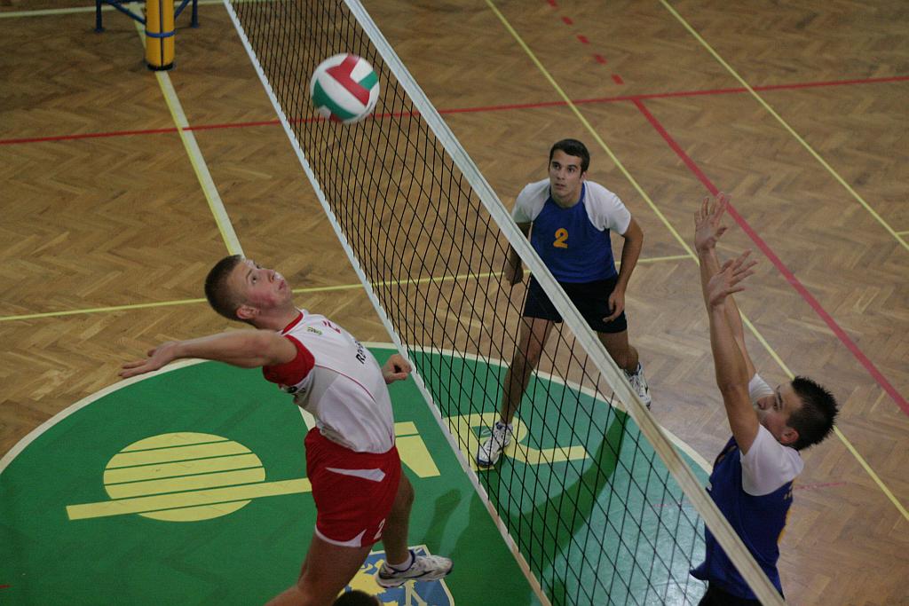Trzecie zwycięstwo juniorów Ikara