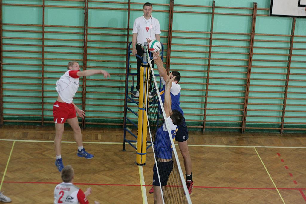 Trzecie zwycięstwo juniorów Ikara